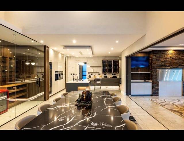 5 BEDROOM HOUSE FOR SALE IN BLUE VALLEY GOLF ESTATE